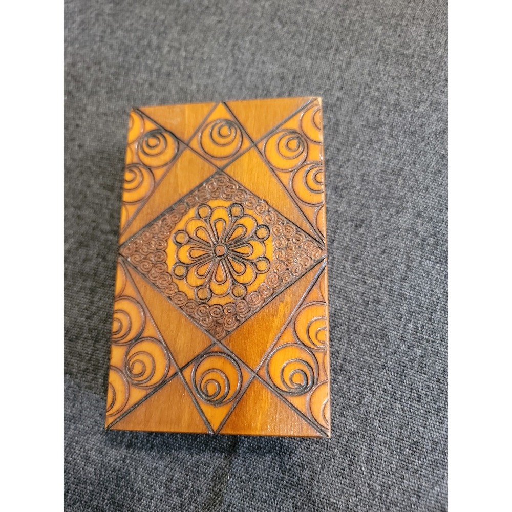 Wooden Carved Trinket Storage Keepsake Box - Picture 6 of 6